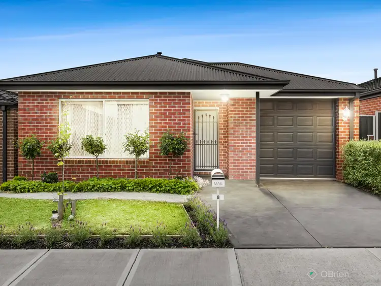 8 Waler Circuit, Clyde North VIC 3978