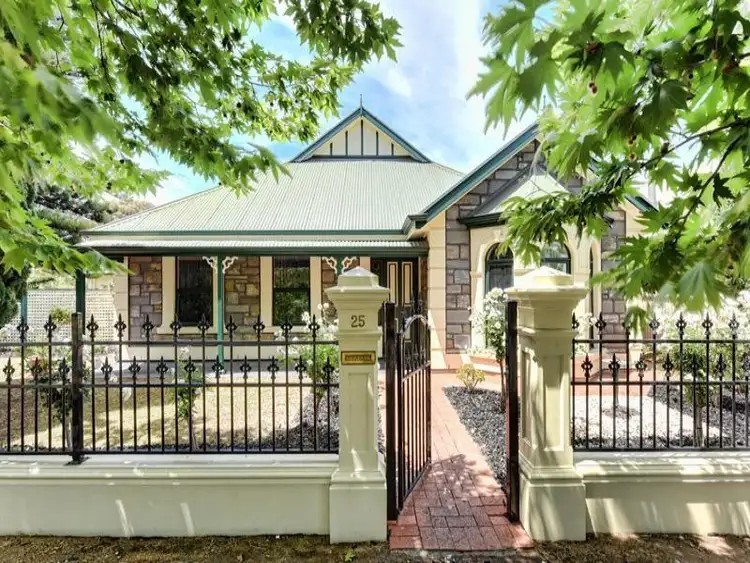 25 Seventh Avenue, St Peters SA 5069