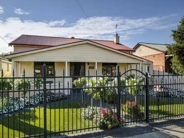 9 St Lawrence Avenue, Croydon SA 5008