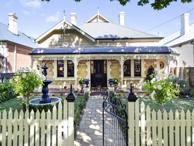 31 Seventh Avenue, St Peters SA 5069