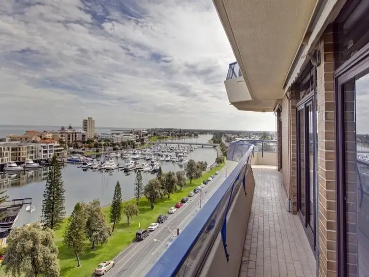 8/4 Adelphi Terrace, Glenelg North SA 5045