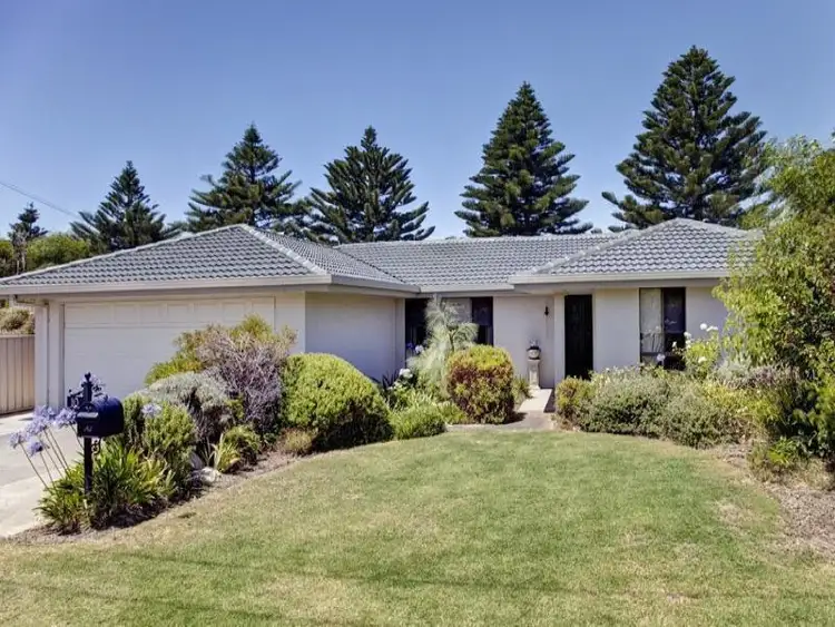 10 Downer Avenue, Goolwa South SA 5214