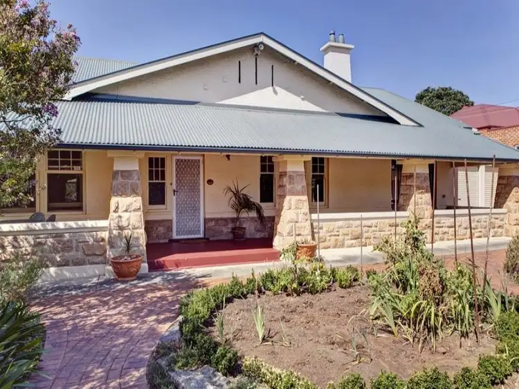24 East Parade, Kingswood SA 5062