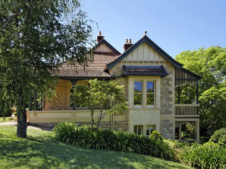 16 Madeline Road, Stirling SA 5152