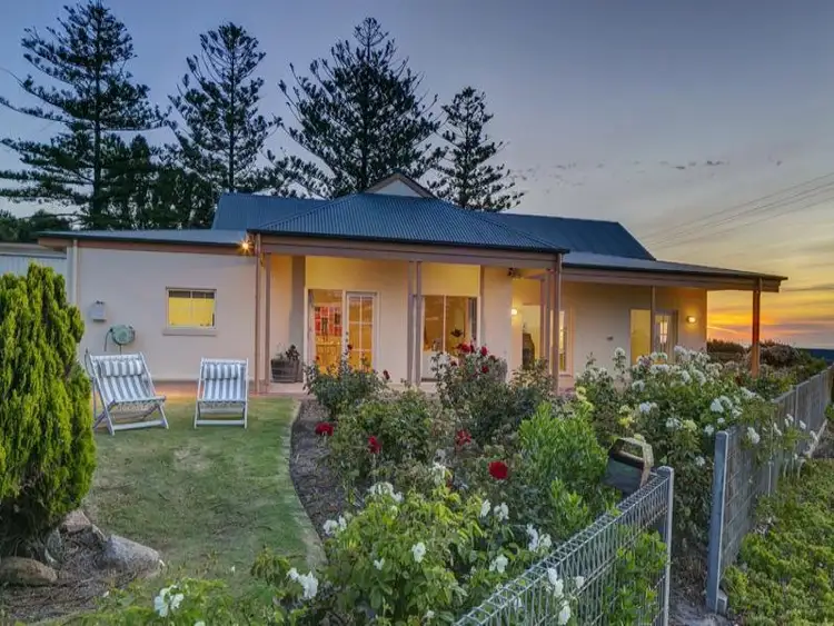 6 Esplanade, Port Willunga SA 5173