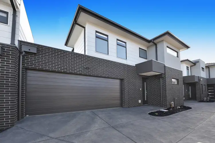 Main view of Homely townhouse listing, 2/10 Cash Street, Kingsbury VIC 3083