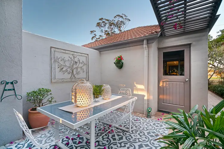 74 Kenbury Street, Bulimba QLD 4171