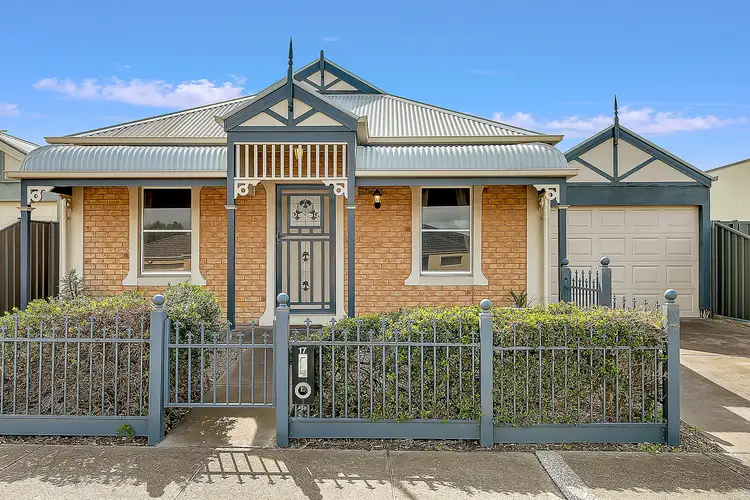 17 Gippsland Way, Craigieburn VIC 3064