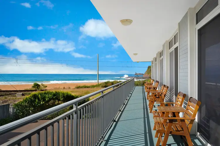 Main view of Homely unit listing, 2/18 Hothersal Street, Kiama NSW 2533