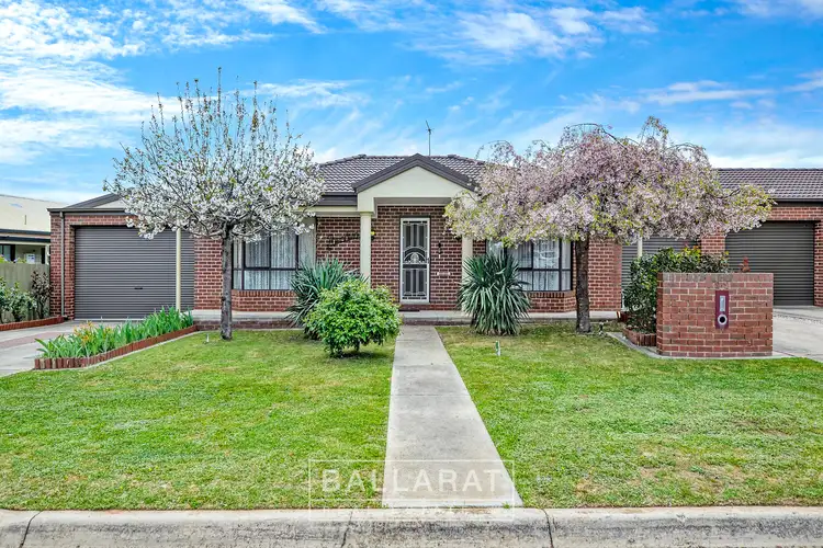 2/2 Dundas Road, Maryborough VIC 3465
