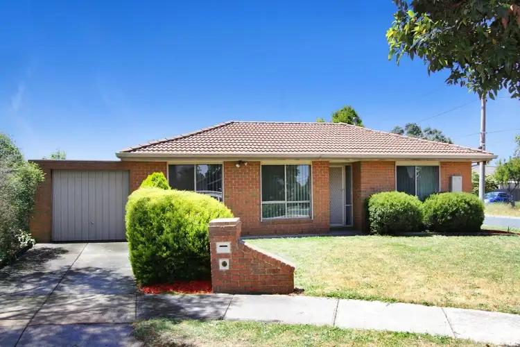 Second view of Homely house listing, 5 Redpath Close, Epping VIC 3076