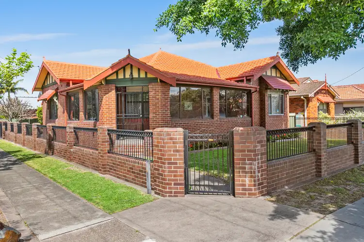 11 Stewart Avenue, Hamilton East NSW 2303