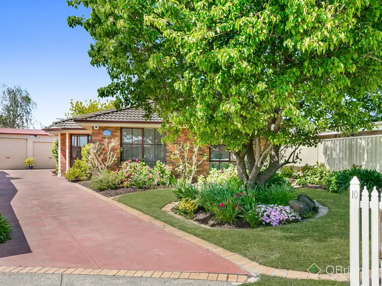 10 Fraser Court, Cranbourne North VIC 3977