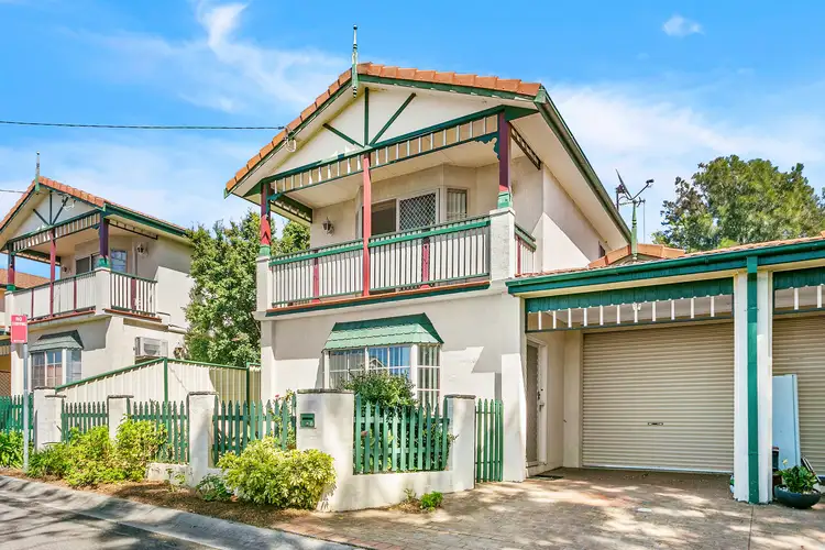 8 Victoria Lane, Woonona NSW 2517