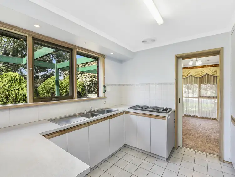 Sixth view of Homely house listing, 2 Jade Court, Hampton Park VIC 3976