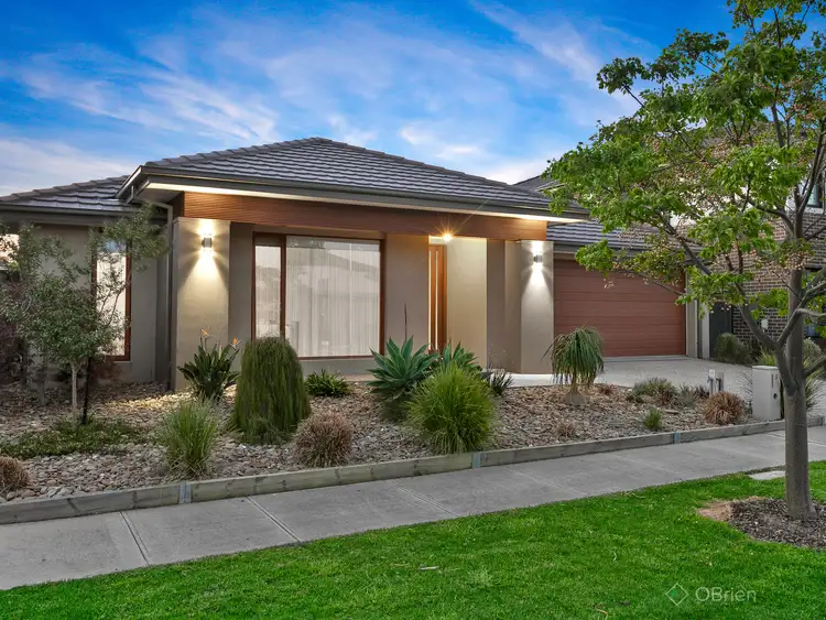 5 Calypso Way, Clyde North VIC 3978