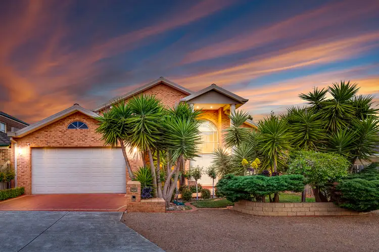 15 Stirling Court, Hillside VIC 3037