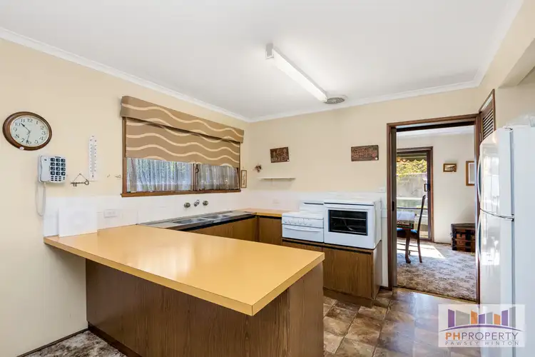 Second view of Homely house listing, 2 Warranwah Drive, Strathdale VIC 3550