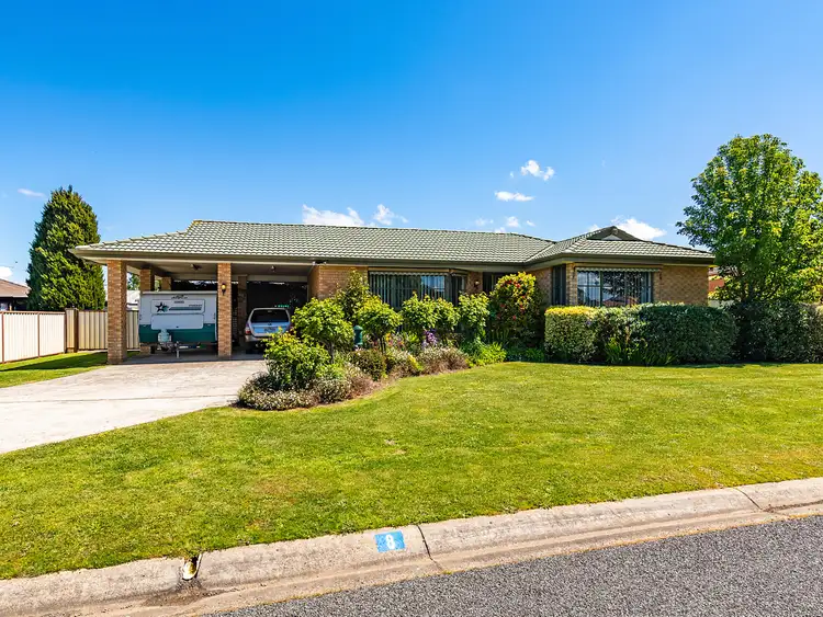 8 Southern Court, Delacombe VIC 3356