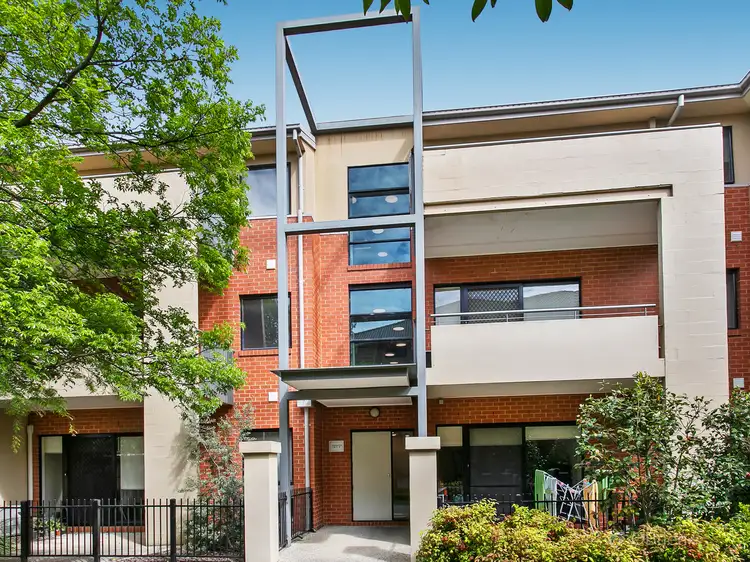 25/1 Greenfield Drive, Clayton VIC 3168
