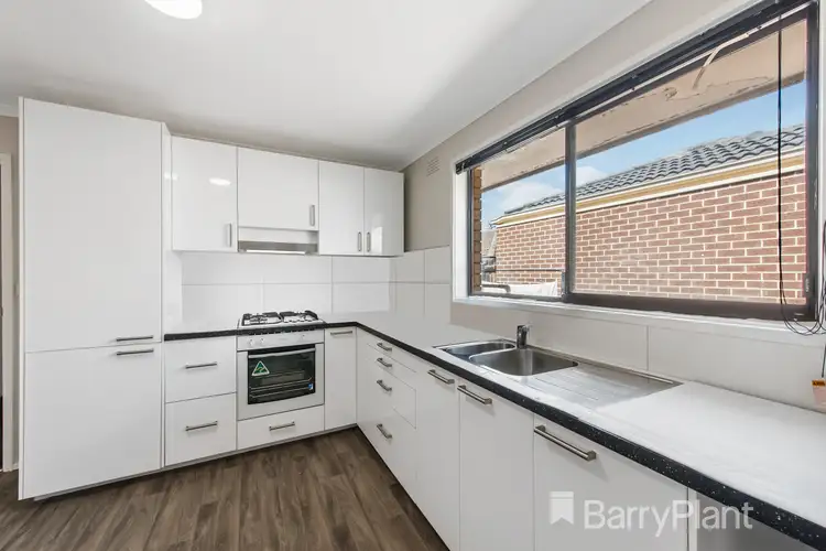 2/7-9 O'neills Road, Melton VIC 3337