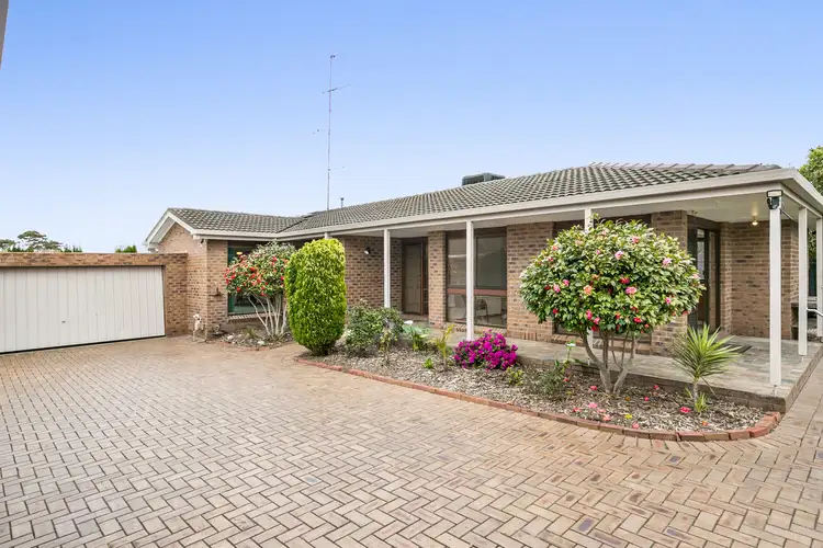 2/17 Downward Street, Mornington VIC 3931
