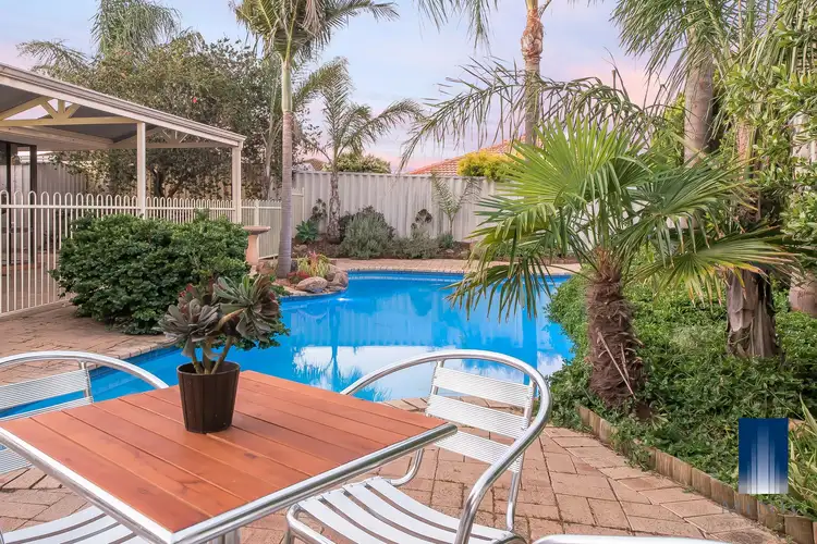 8 Heston Close, Leeming WA 6149