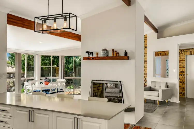 9 Lorraine Crescent, Centenary Heights QLD 4350