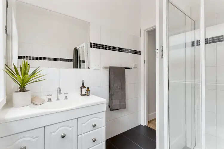 Fifth view of Homely house listing, 8 Hill Grove, Preston VIC 3072