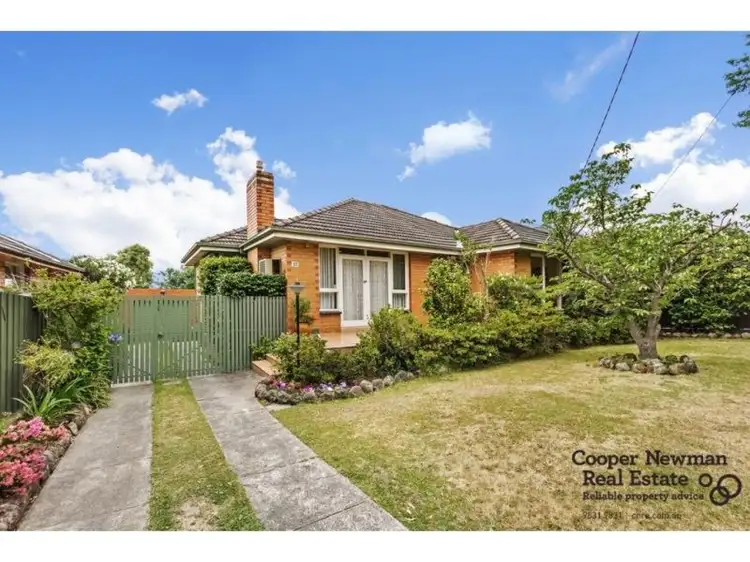 11 Lorraine Drive, Burwood East VIC 3151