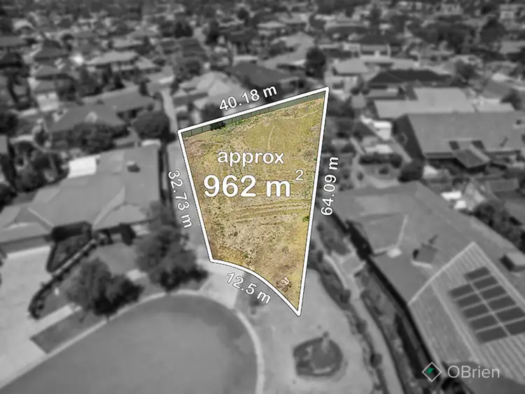 5 Matthew Court, Taylors Lakes VIC 3038