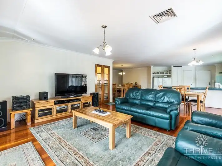 10 Oakhill Drive, Canning Vale WA 6155