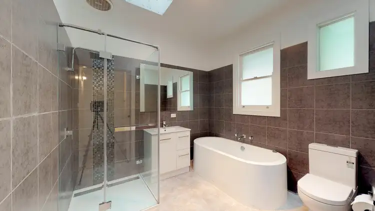 Fifth view of Homely house listing, 1 Hill Court, Traralgon VIC 3844