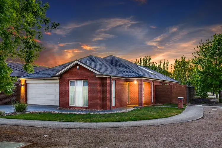 29 Gisborne Way, Caroline Springs VIC 3023