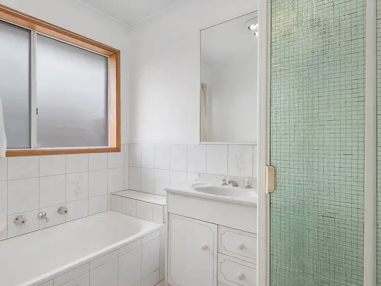 Fifth view of Homely house listing, 2 Wesona Place, Grovedale VIC 3216