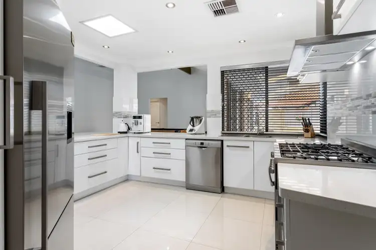 Sixth view of Homely house listing, 81 Glen Iris Drive, Jandakot WA 6164