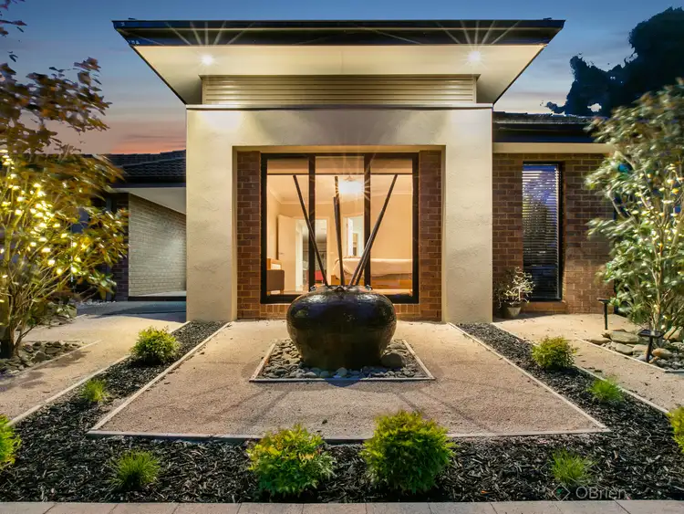 8 Misty Close, Berwick VIC 3806