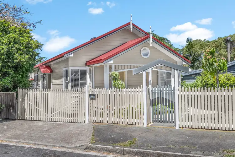 15 Ferndale Street, Tighes Hill NSW 2297