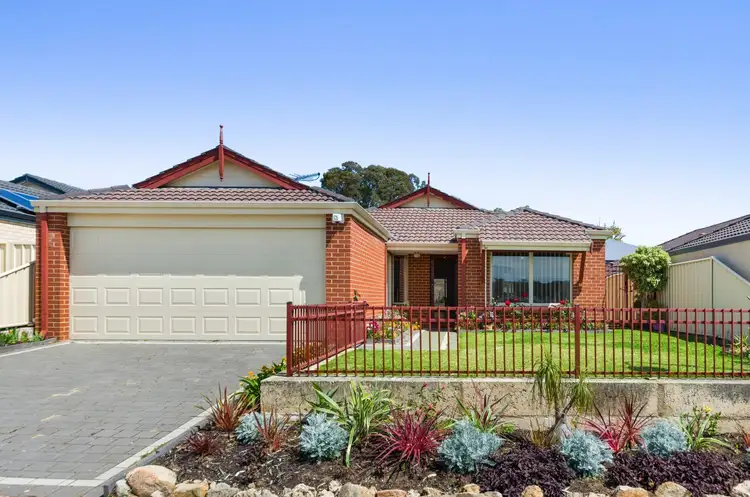 23 Warburton Trail, Lakelands WA 6180