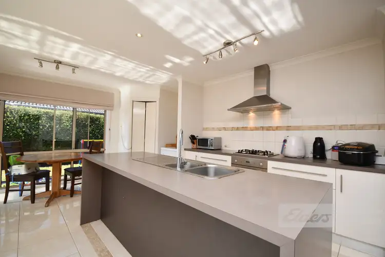 Fifth view of Homely house listing, 7 Windsor Court, Eastwood VIC 3875