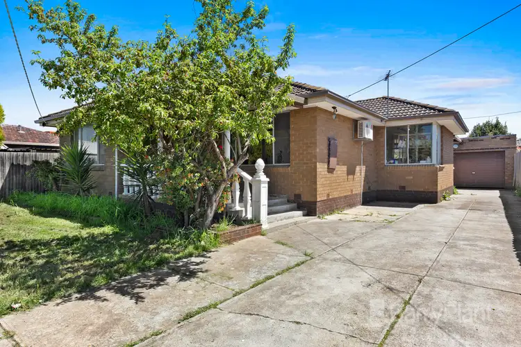 1 McRae Avenue, St Albans VIC 3021