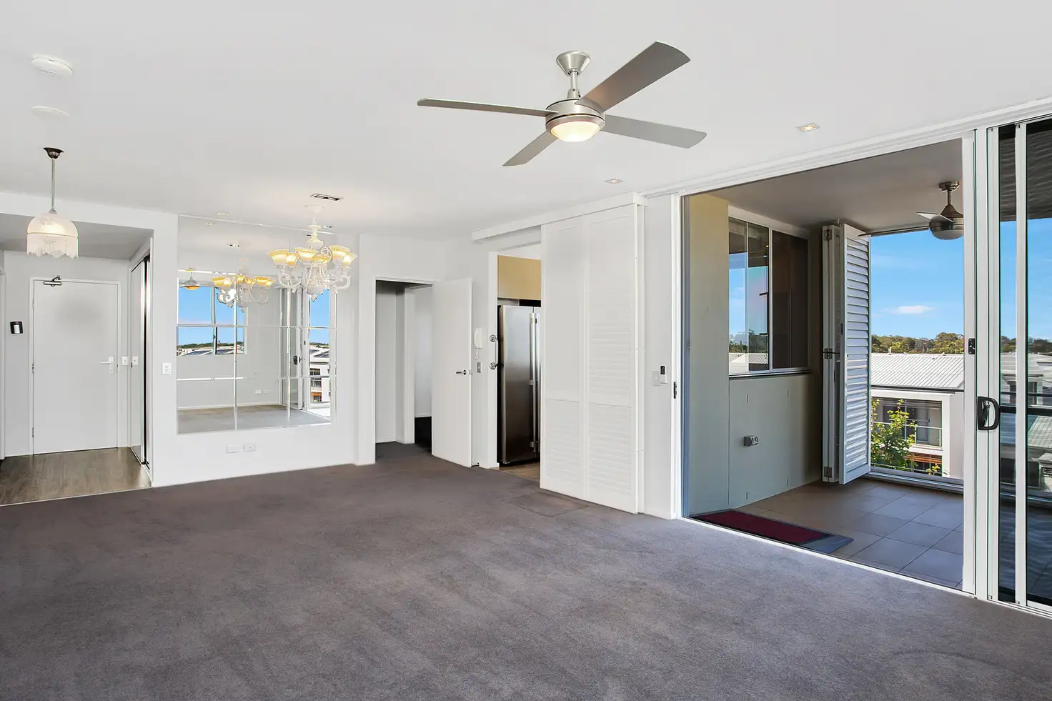 Main view of Homely unit listing, 19/3027 The Boulevard, Carrara QLD 4211