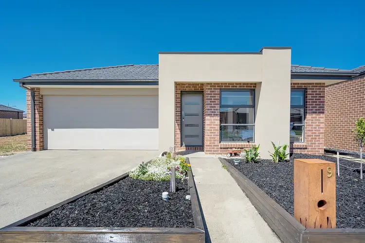 9 Dorcas Road, Mickleham VIC 3064