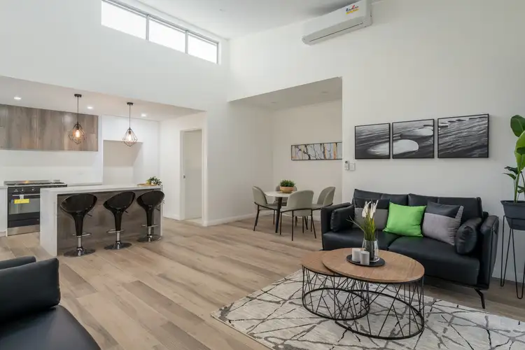 9B Moffat Place