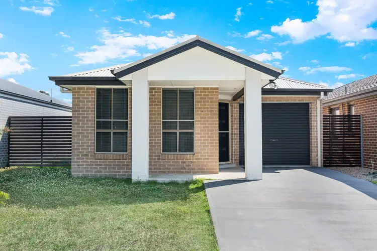 35 Moluccana Crescent, Ropes Crossing NSW 2760