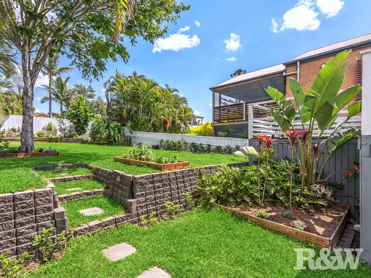 143 Macrossan Avenue, Norman Park QLD 4170