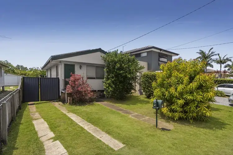 81 Thomas Street, Birkdale QLD 4159