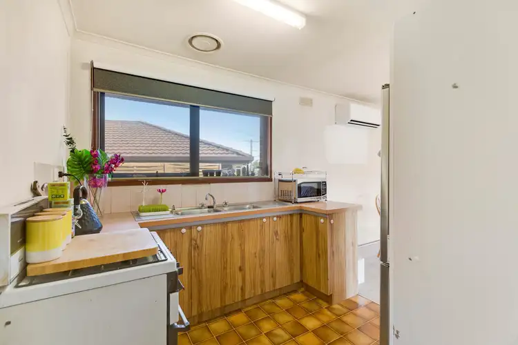 Third view of Homely house listing, 8 Bainbridge Court, Carrum Downs VIC 3201