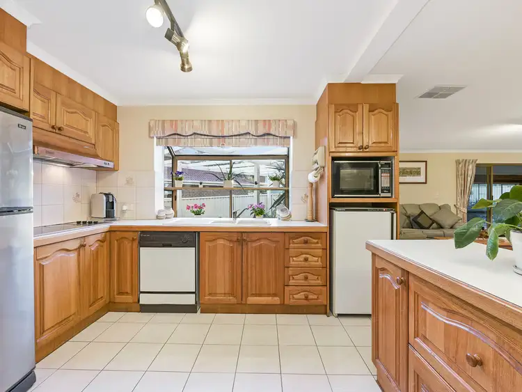 Fifth view of Homely house listing, 4 Naila Close, Endeavour Hills VIC 3802