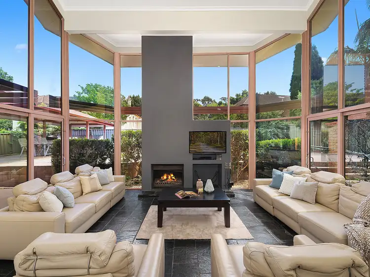 4 Strathalbyn Drive, Oatlands NSW 2117